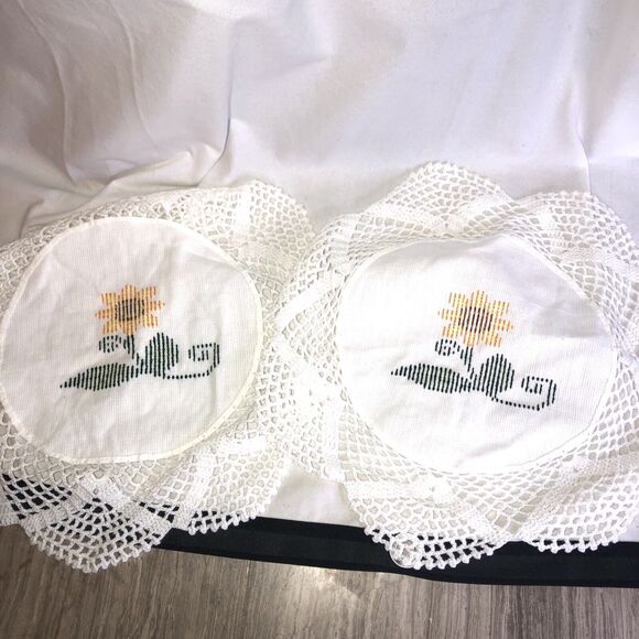 2- Vintage Embroidered Sunflower Crocheted doily  White 13” round CUTE!! - Picture 7 of 8